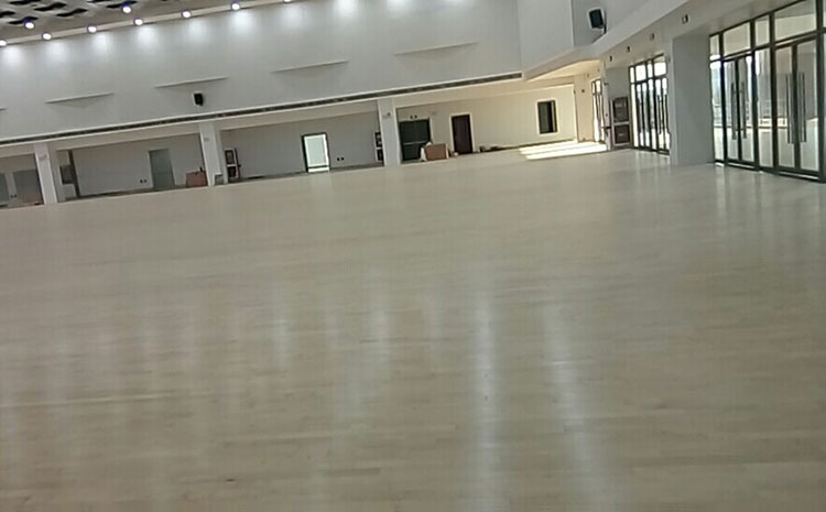 劇院舞臺木地板在干凈調(diào)養(yǎng)時要注重甚么？