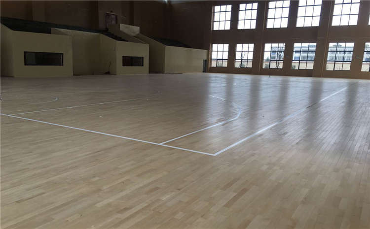 20厚羽毛球館木地板報(bào)價(jià)