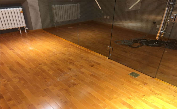 如何打造高品質(zhì)籃球木地板？