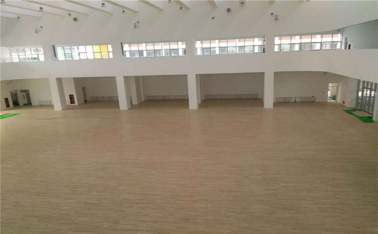 選購籃球館運動木地板應注意配件質(zhì)量