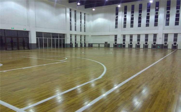 如何做好籃球館運動木地板面板漆的養(yǎng)護工作？