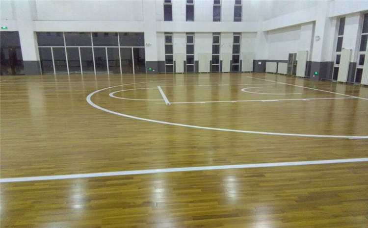 實(shí)木運(yùn)動地板的自檢方法