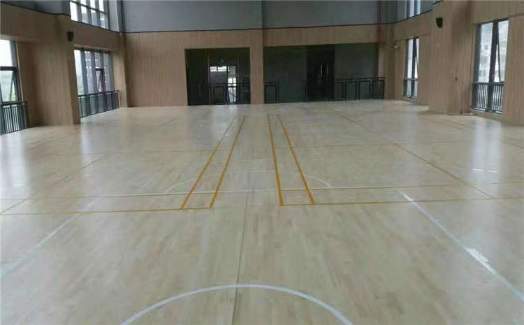 22厚排球館木地板一般多少錢？