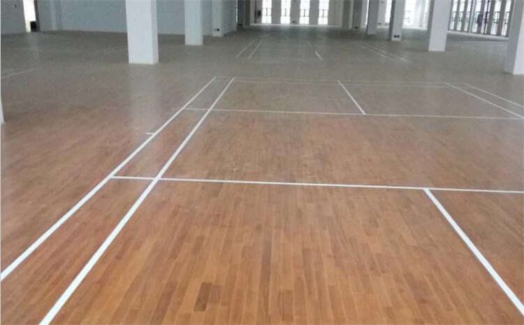 羽毛球館運(yùn)動木地板結(jié)構(gòu)中龍骨層的重要性