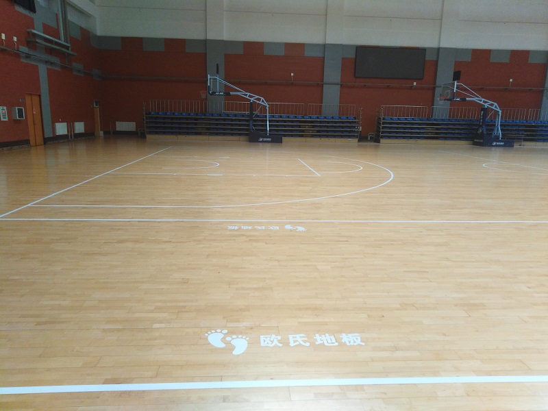 運(yùn)動(dòng)木地板翻新.jpg