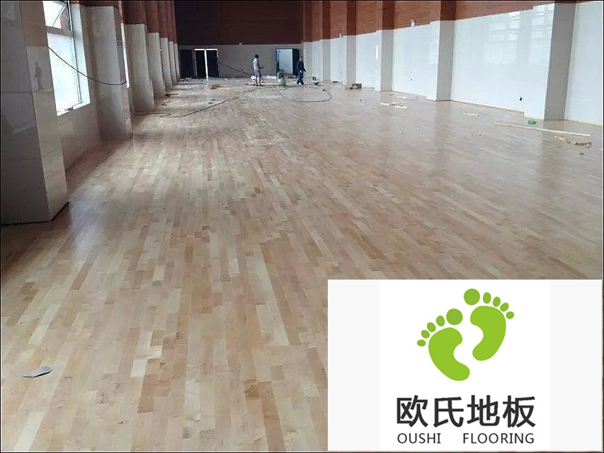 選購實(shí)木運(yùn)動地板時應(yīng)注意些什么？